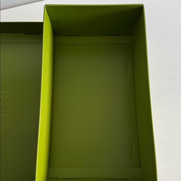 Tory Burch Brown Gift Bags with Green Ribbon and Shoe Box (3) - Picture 11 of 12